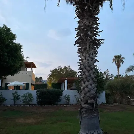Plepi's Seaside Villa Plépi