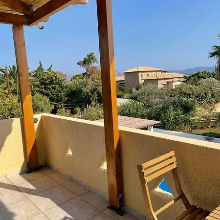Plepi's Seaside Villa *